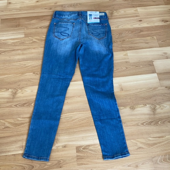 Seven7 TummyLess Skinny Jeans - Picture 15 of 16